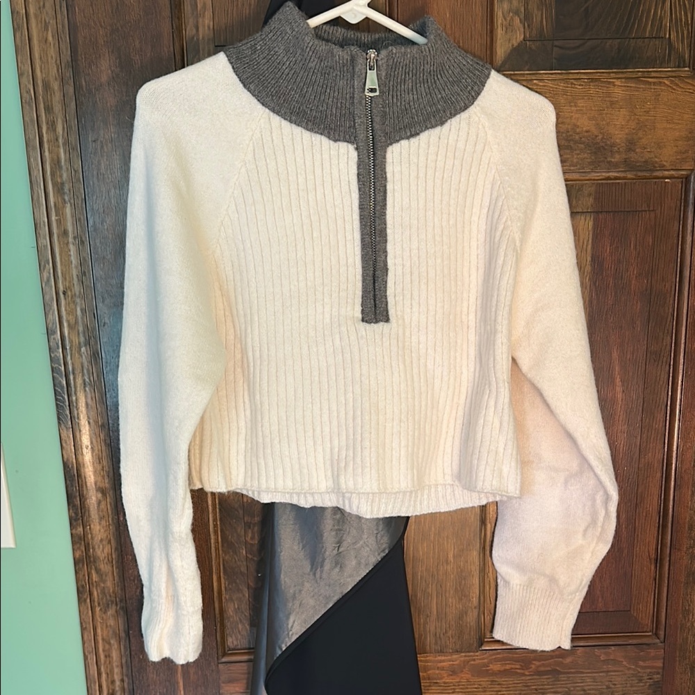 EUC Revolve Lovers and Friends Talin Zip Sweater Size M
